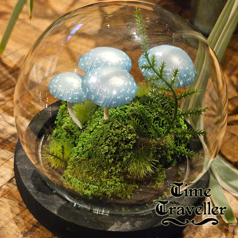 Small Mushroom Globe r0020