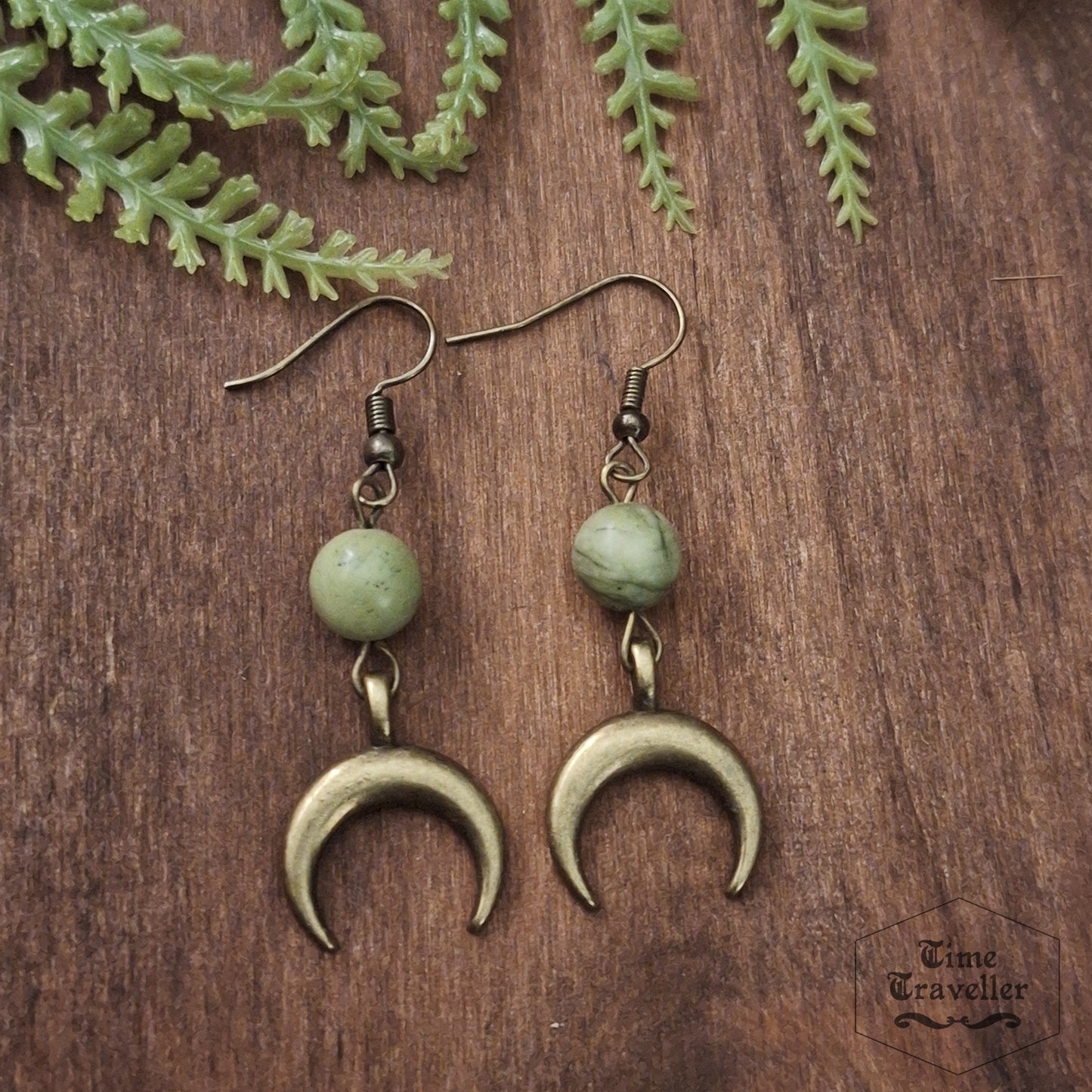 Forest Dweller Jade crescent Moon - Earrings