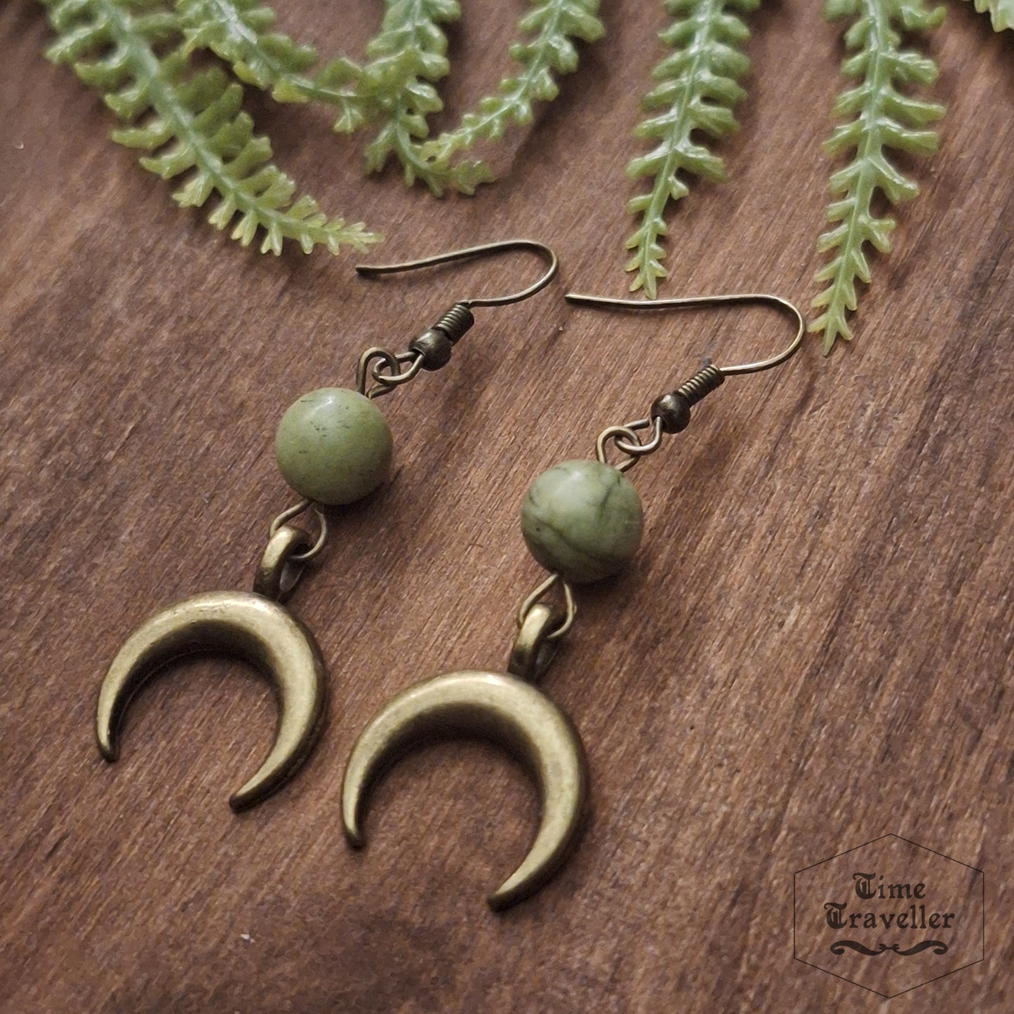 Forest Dweller Jade crescent Moon - Earrings