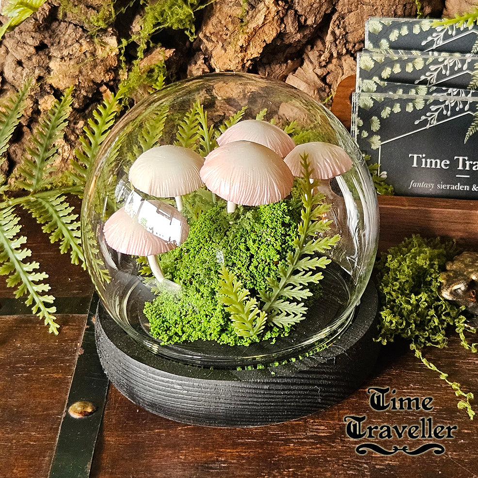 Small Mushroom Globe r0040